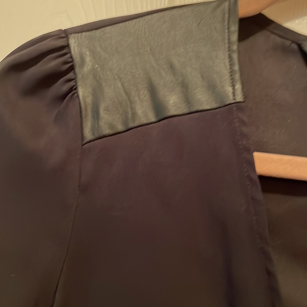 Express xs dressy blouse - Picture 3 of 7